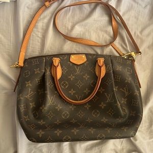 Louis Vuitton Tureene PM - EUC - rate, discontinued timeless piece - cross body